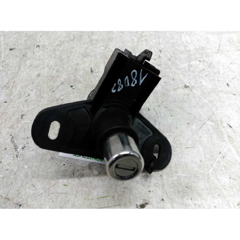 Recambio de bombin porton trasero para opel zafira a blue line referencia OEM IAM 5133566  