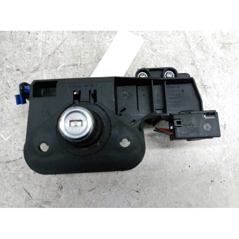 Recambio de bombin porton trasero para opel corsa c blue line referencia OEM IAM 93176455  