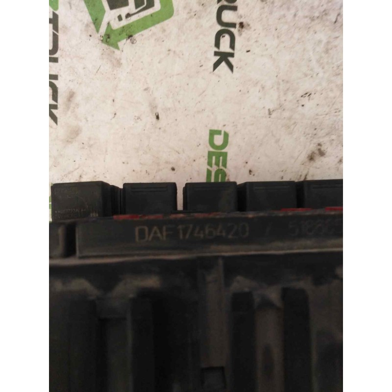 Recambio de caja reles / fusibles para daf serie 95 xf .480 12.6 diesel referencia OEM IAM 1746420 - Blanco 3
