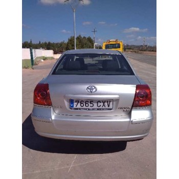 toyota avensis berlina (t25) del año 2004