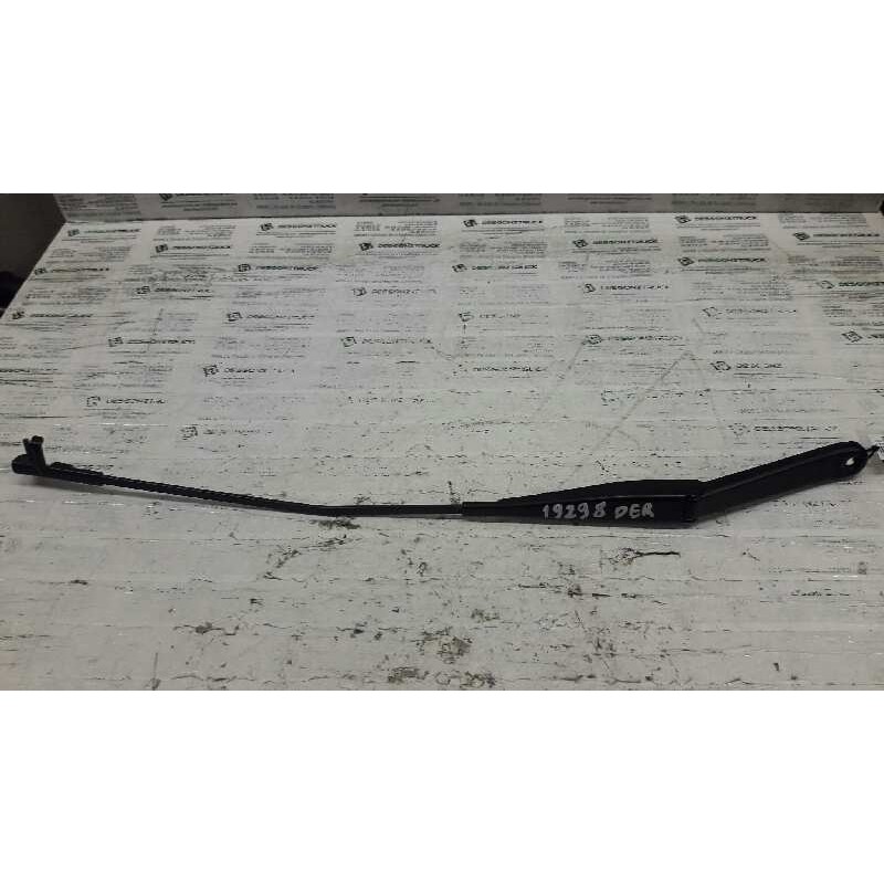 Recambio de brazo limpia delantero derecho para ford focus lim. (cb4) titanium referencia OEM IAM 4M5117526CC  