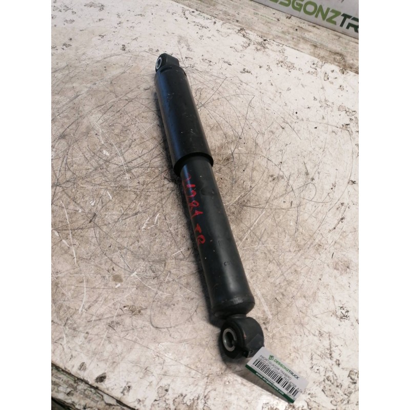 Recambio de amortiguador trasero para iveco daily config. paquetería cabina simple 35s... batalla 3750 referencia OEM IAM 504179 - Blanco