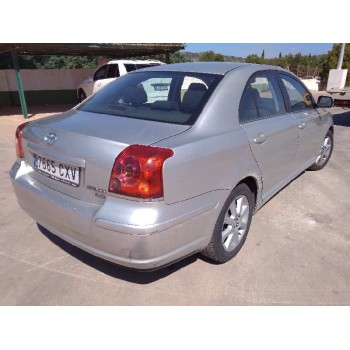 toyota avensis berlina (t25) del año 2004