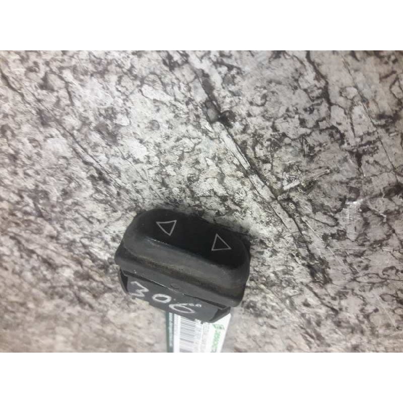 Recambio de mando elevalunas delantero derecho para peugeot 306 berlina 3/4/5 puertas (s2) boulebard referencia OEM IAM  5 PINS