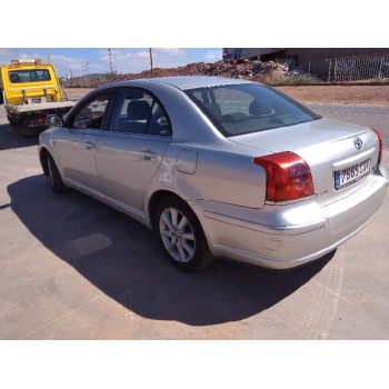 toyota avensis berlina (t25) del año 2004