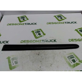 Recambio de moldura puerta trasera izquierda para peugeot 206 berlina x-line referencia OEM IAM 9625100777  
