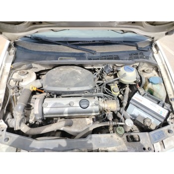 volkswagen polo berlina (6n1) del año 1997