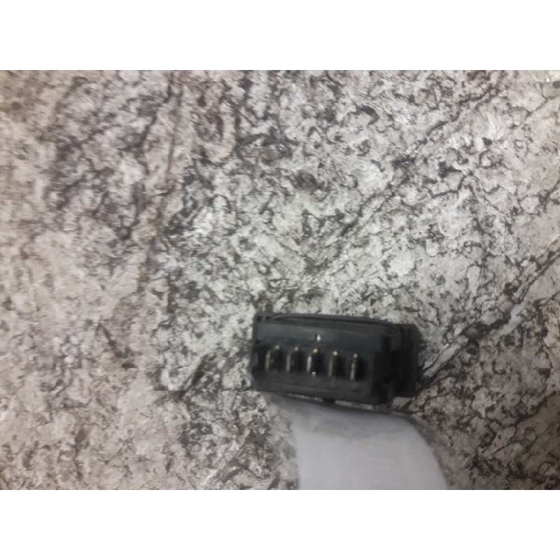 Recambio de mando elevalunas delantero derecho para peugeot 205 berlina 1.4 generation referencia OEM IAM  5 PINS 2