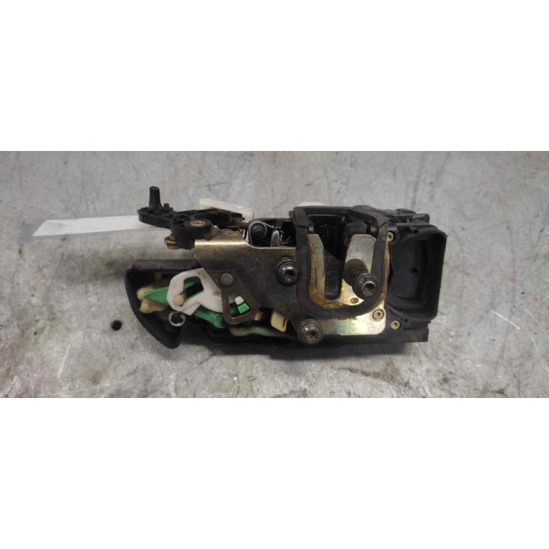 Recambio de cerradura puerta trasera derecha para opel frontera b basis referencia OEM IAM 16639860  