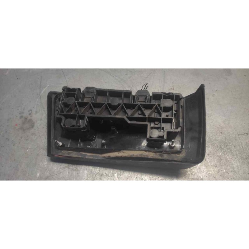 Recambio de piloto trasero derecho para ford orion gl referencia OEM IAM 2