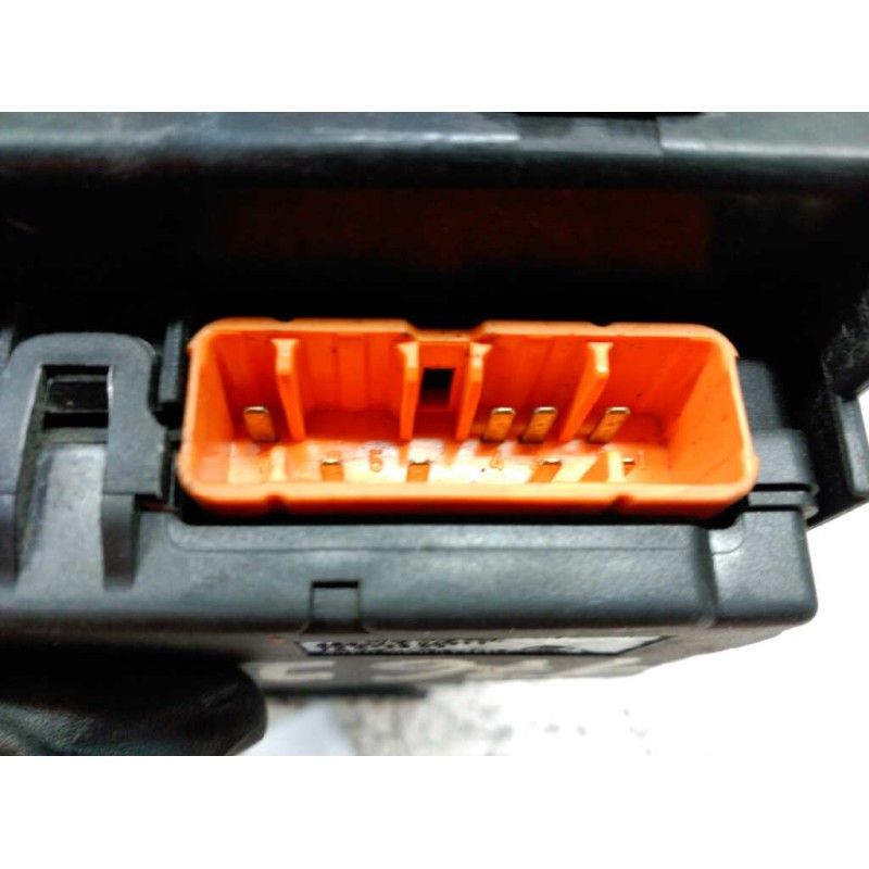 Recambio de caja reles / fusibles para toyota avensis berlina (t 22) 2.0 d4-d luna (5-ptas.) referencia OEM IAM 8264105011 3