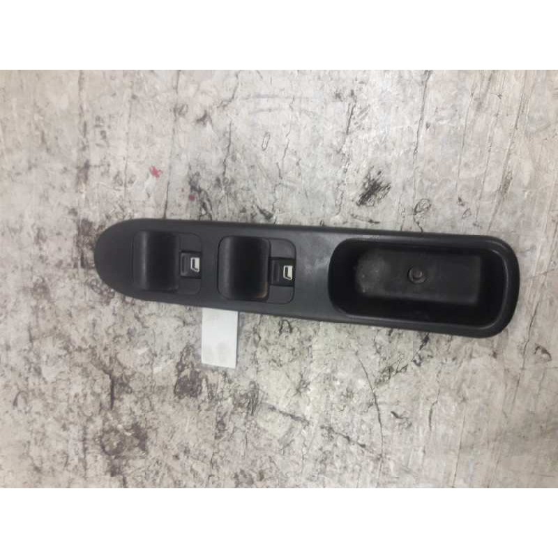 Recambio de mando elevalunas delantero izquierdo para peugeot 307 (s1) xr referencia OEM IAM 6615FV  