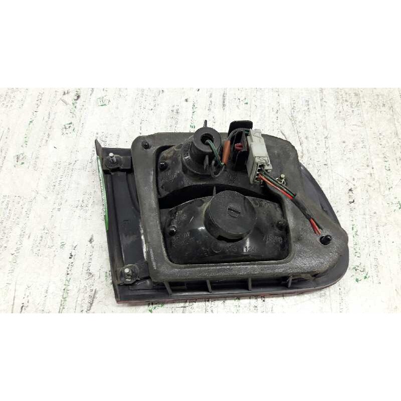 Recambio de piloto trasero derecho para honda civic berlina (eg/eh) 1.3 3 berlina (eg3) referencia OEM IAM 0431124 2
