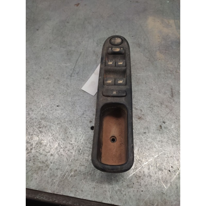 Recambio de mando elevalunas delantero izquierdo para peugeot 307 berlina (s2) xs + referencia OEM IAM 96531124XT  