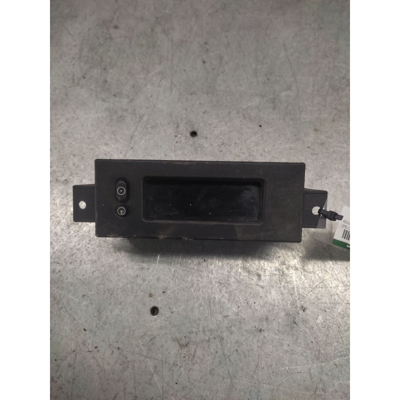 Recambio de reloj para opel combo (corsa c) familiar referencia OEM IAM 13301082  