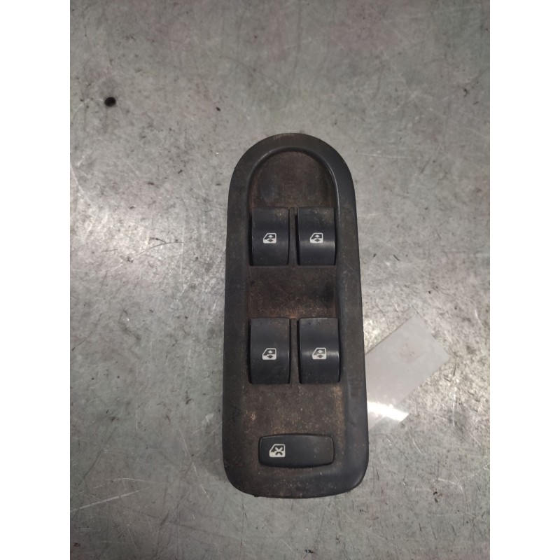 Recambio de mando elevalunas delantero izquierdo para renault scenic ii authentique referencia OEM IAM 156018070C  