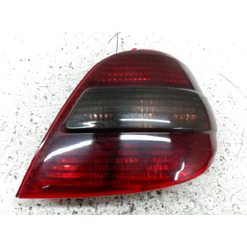 Recambio de piloto trasero derecho para toyota avensis berlina (t 22) 2.0 d4-d luna (5-ptas.) referencia OEM IAM