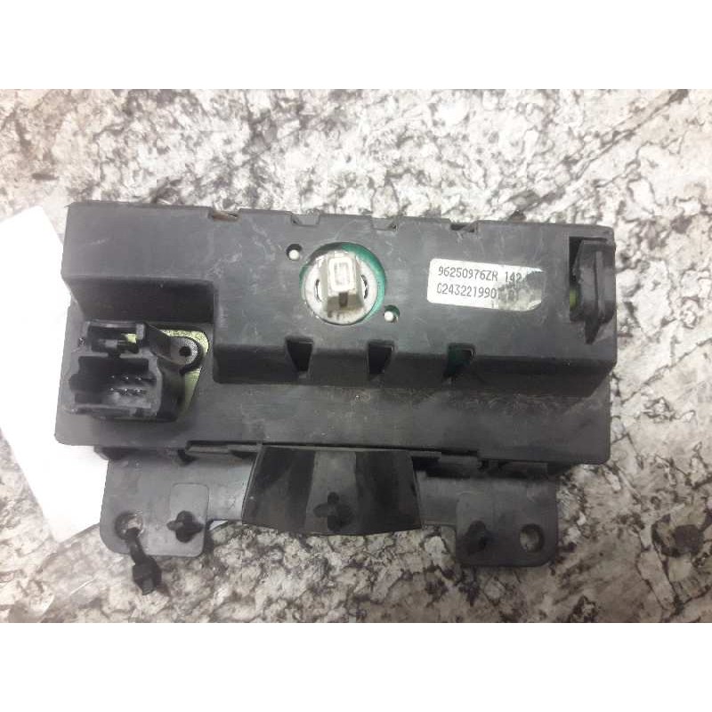 Recambio de reloj para peugeot 206 berlina xt referencia OEM IAM 96250976ZR 6 PINS 2