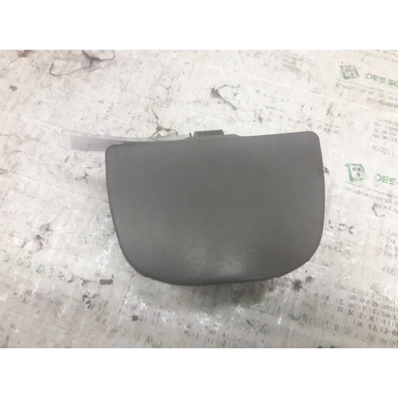 Recambio de cenicero para peugeot 206 berlina 1.4 referencia OEM IAM 9627639377  