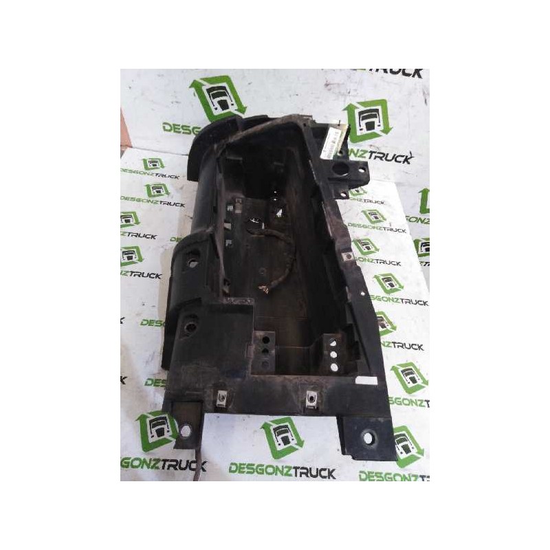 Recambio de soporte faro derecho para volvo fh xxx 12.8 diesel referencia OEM IAM   