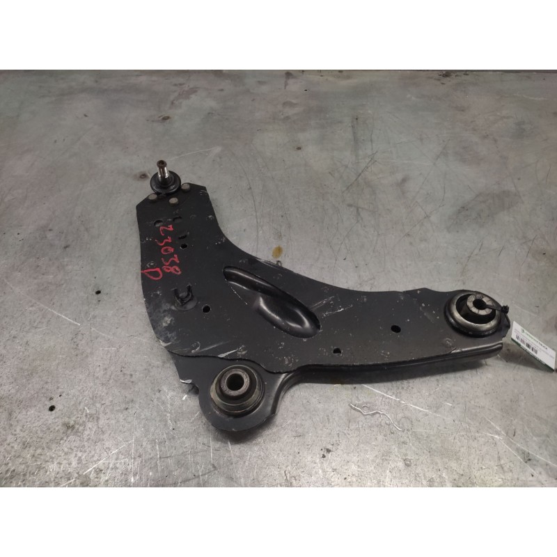 Recambio de brazo suspension inferior delantero derecho para renault trafic combi (ab 4.01) 1.9 diesel referencia OEM IAM   