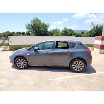 opel astra j (p10) del año 2010
