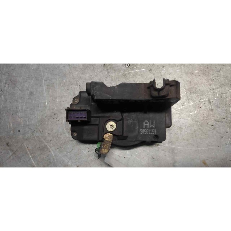 Recambio de cerradura puerta delantera derecha para opel astra g berlina 2.0 dti referencia OEM IAM 90561154 3 PINS 2
