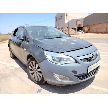 opel astra j (p10) del año 2010