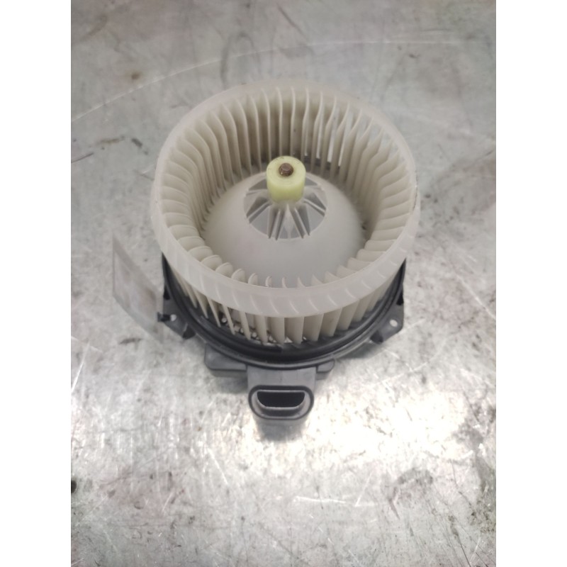 Recambio de ventilador calefaccion para toyota auris active referencia OEM IAM AV2727008103  