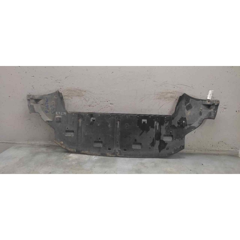 Recambio de faldon delantero para peugeot 308 premium referencia OEM IAM 9680379780  