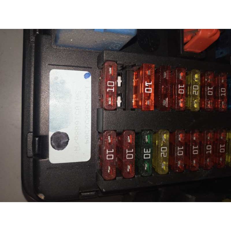Recambio de caja reles / fusibles para renault midlum 4.2 diesel referencia OEM IAM 5010516886 - Blanco 3