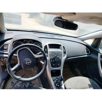 opel astra j (p10) del año 2010