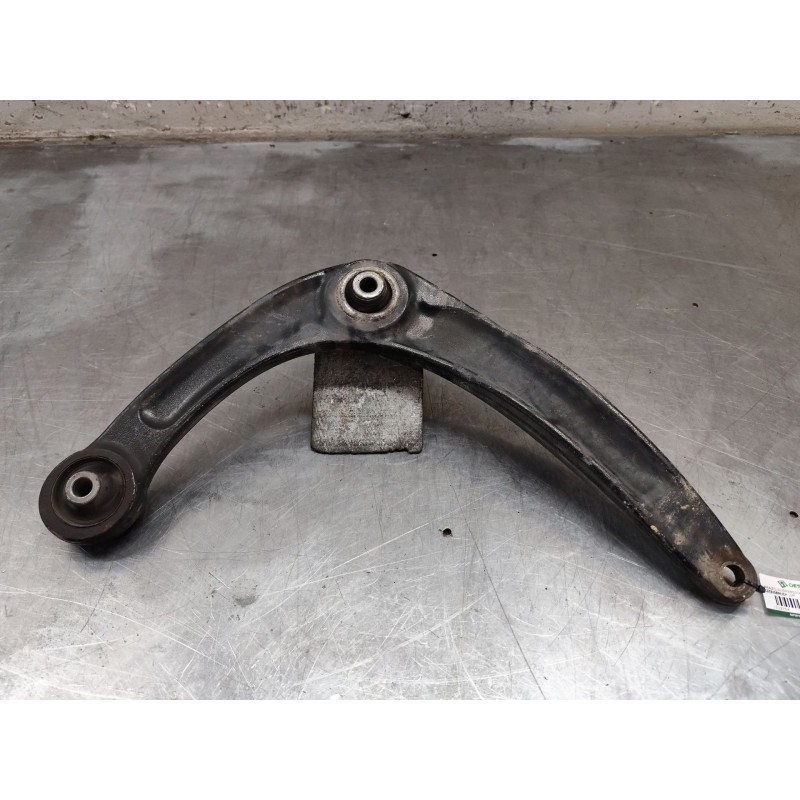 Recambio de brazo suspension inferior delantero izquierdo para citroën c4 lim. business referencia OEM IAM 823215  