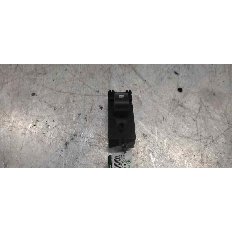 Recambio de mando elevalunas delantero derecho para hyundai i40 1.6 cat referencia OEM IAM 935753Z0004X 8 PINS 