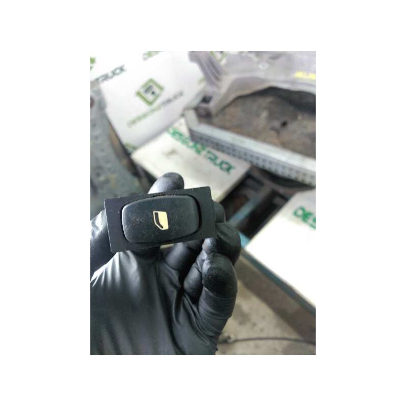 Recambio de mando elevalunas trasero derecho para peugeot 407 sw sport referencia OEM IAM 964697702  