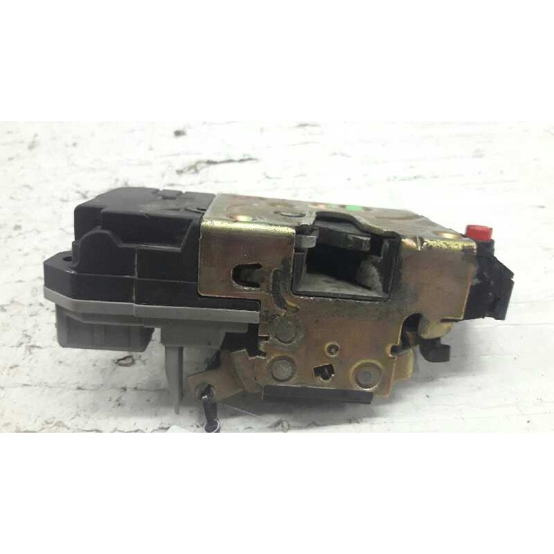 Recambio de cerradura puerta trasera derecha para peugeot 206 berlina xt referencia OEM IAM 2