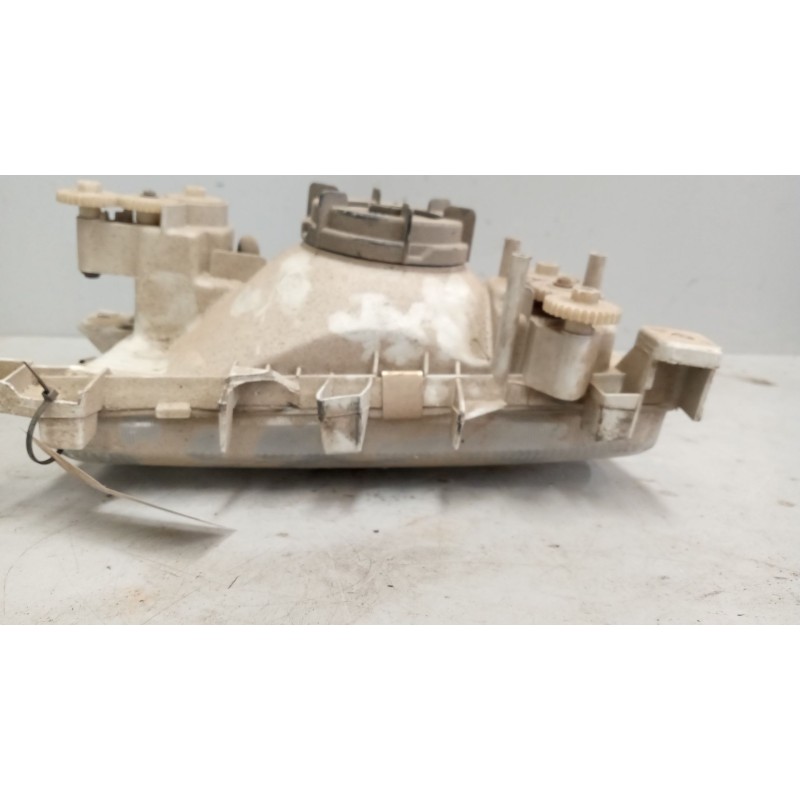 Recambio de faro derecho para nissan cabstar e cabina simple cabina individual referencia OEM IAM - Blanco 7