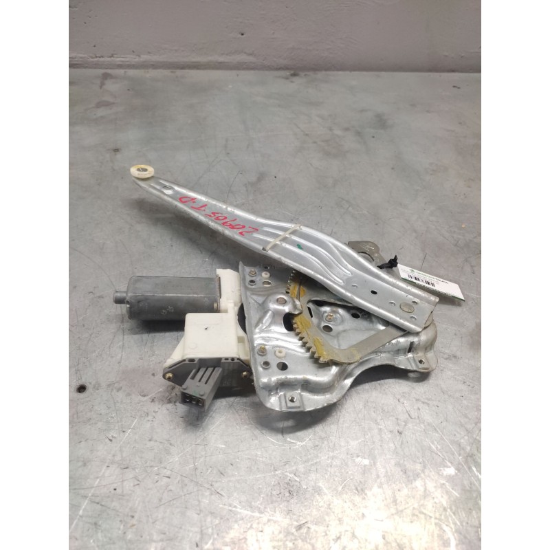 Recambio de elevalunas trasero derecho para toyota avensis berlina (t25) 2.0 d4-d executive sedán (4-ptas) referencia OEM IAM 01
