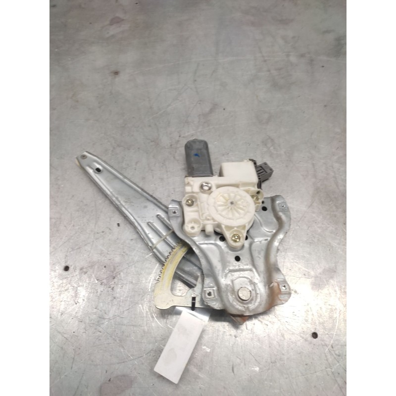Recambio de elevalunas trasero derecho para toyota avensis berlina (t25) 2.0 d4-d executive sedán (4-ptas) referencia OEM IAM 01 2