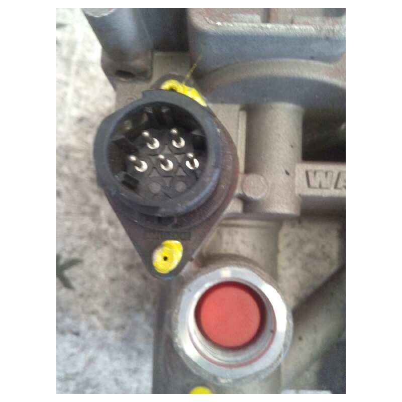 Recambio de valvula aire para iveco stralis (ad/at) fsa at t / fp - lt 4x2 larga distancia referencia OEM IAM 4802040010 WABCO V - Blanco 5