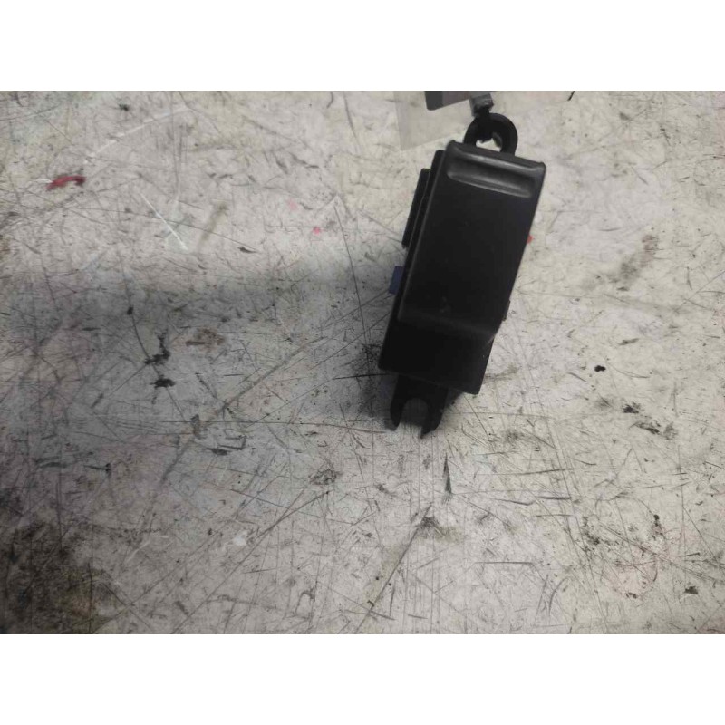 Recambio de mando elevalunas trasero derecho para nissan primera berlina (p12) acenta referencia OEM IAM 25411AV600 7 PINS 