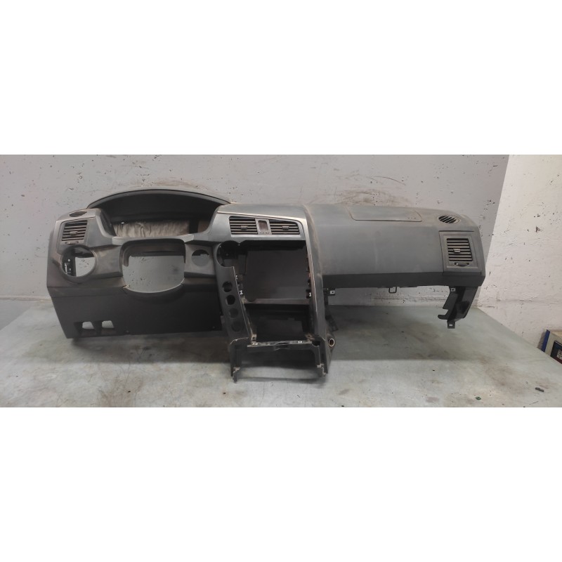 Recambio de salpicadero para ssangyong kyron 270 xdi limited 4wd referencia OEM IAM   