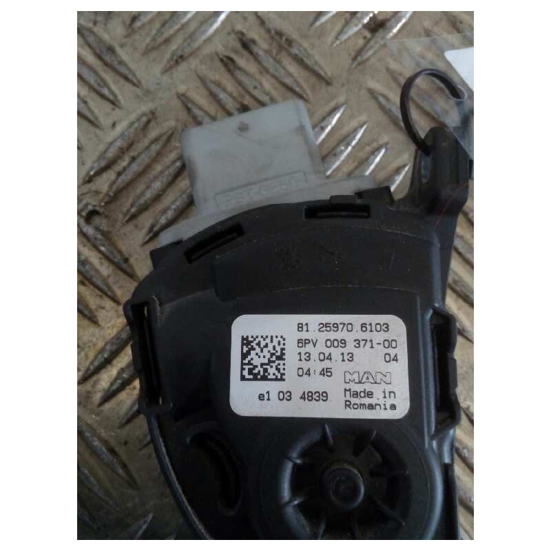 Recambio de pedal acelerador para man tgx 18.480 fg / 4x2 ll xl referencia OEM IAM 81259706103 - Blanco 3