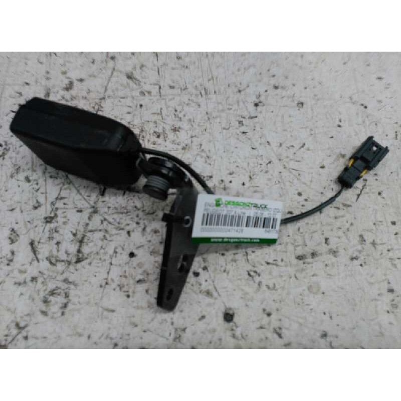 Recambio de enganche cinturon trasero izquierdo para peugeot 207 x-line referencia OEM IAM 6481739  