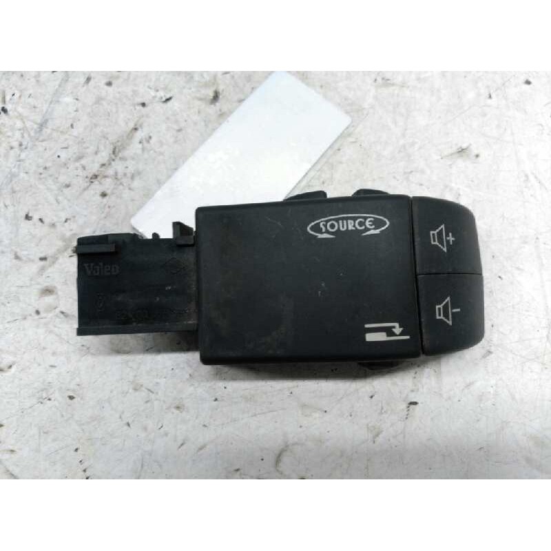 Recambio de mando radio para renault clio ii fase ii (b/cb0) authentique referencia OEM IAM 82000058695  