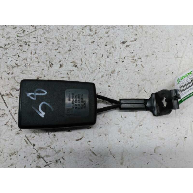 Recambio de enganche de cinturon trasero central para opel astra gtc cosmo referencia OEM IAM 13128019  