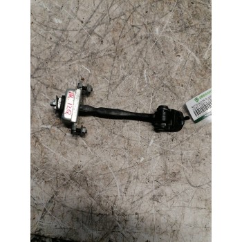 RETENEDOR PUERTA TRASERA IZQUIERDA