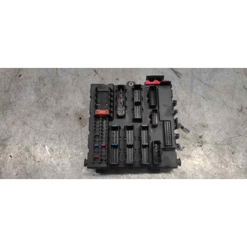 Recambio de caja reles / fusibles para opel signum design referencia OEM IAM 13112914 2