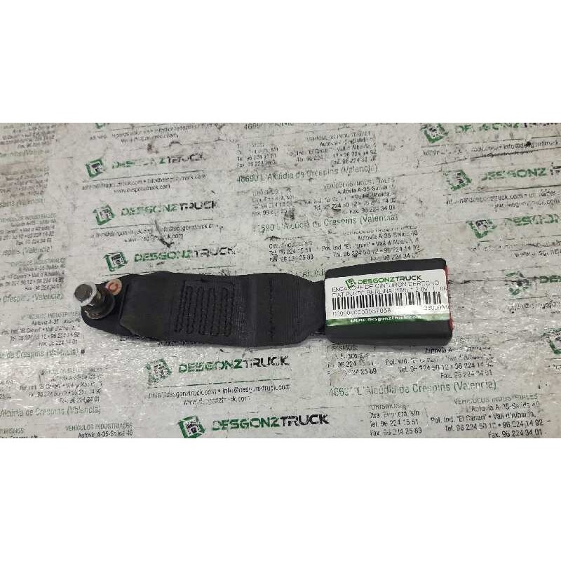 Recambio de enganche de cinturon derecho para fiat punto berlina (188) 1.2 8v referencia OEM IAM 33009310  