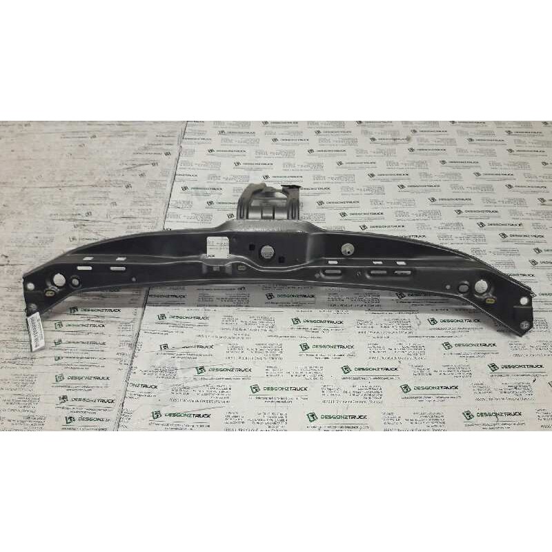 Recambio de traviesa frontal superior para renault clio ii fase i (b/cbo) 1.9 d referencia OEM IAM   